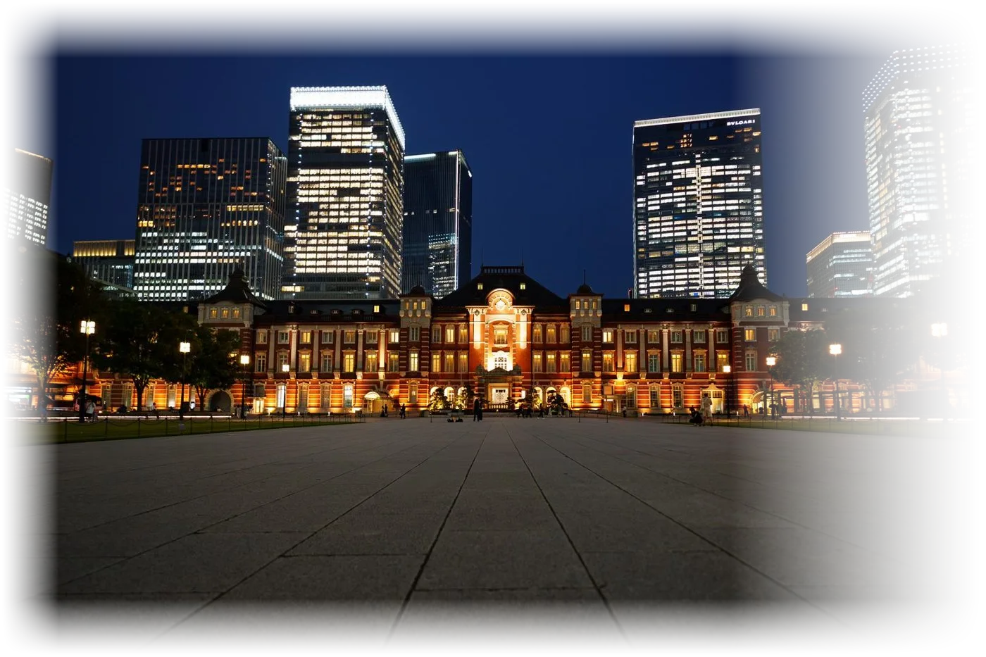 夜の東京駅
